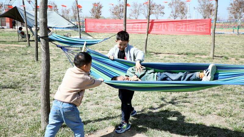 禹城市:踏青赏春 莫负好时光