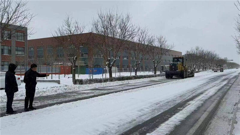 以雪为令昼夜不停庆云县各单位清雪除冰保畅通