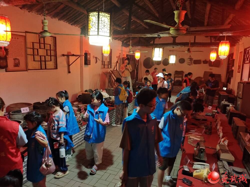 【民生实事进行时】武城县甲马营镇花园屯乡村记忆馆迎来暑期第一批