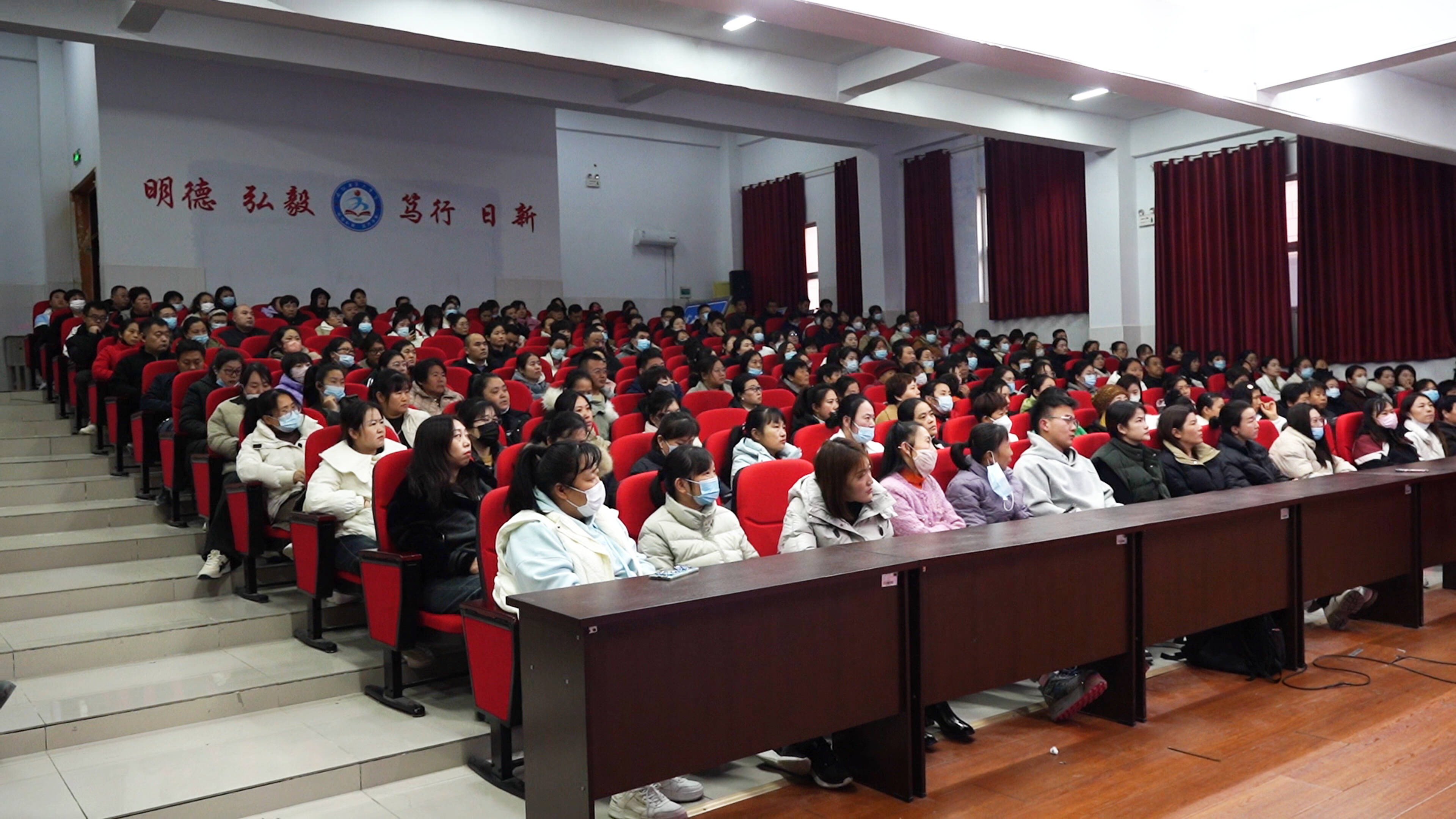 学校刷家长慕课(家长慕课怎么能快速看完)