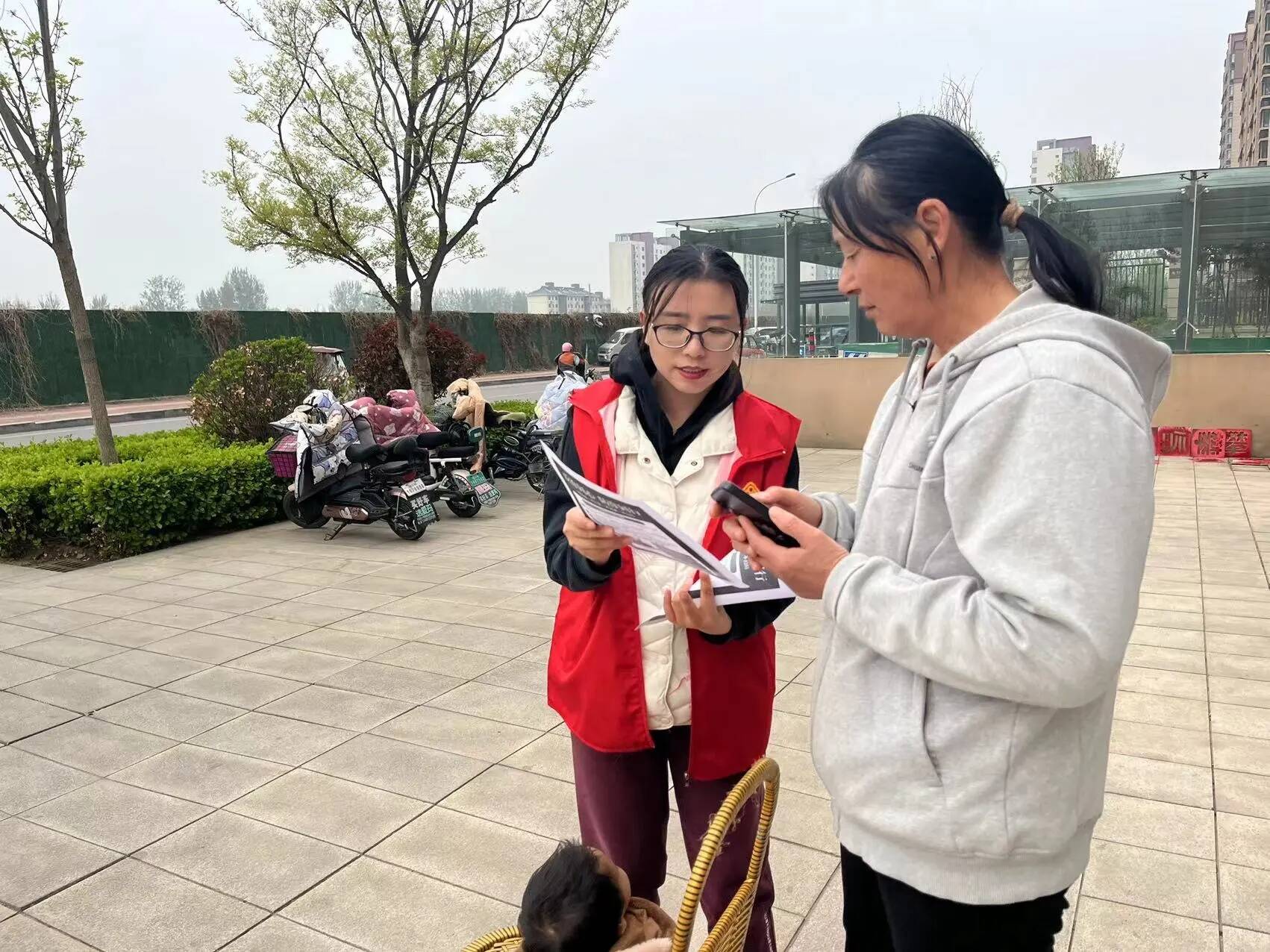 平原县龙门街道开展幸福邻里情公益大集活动