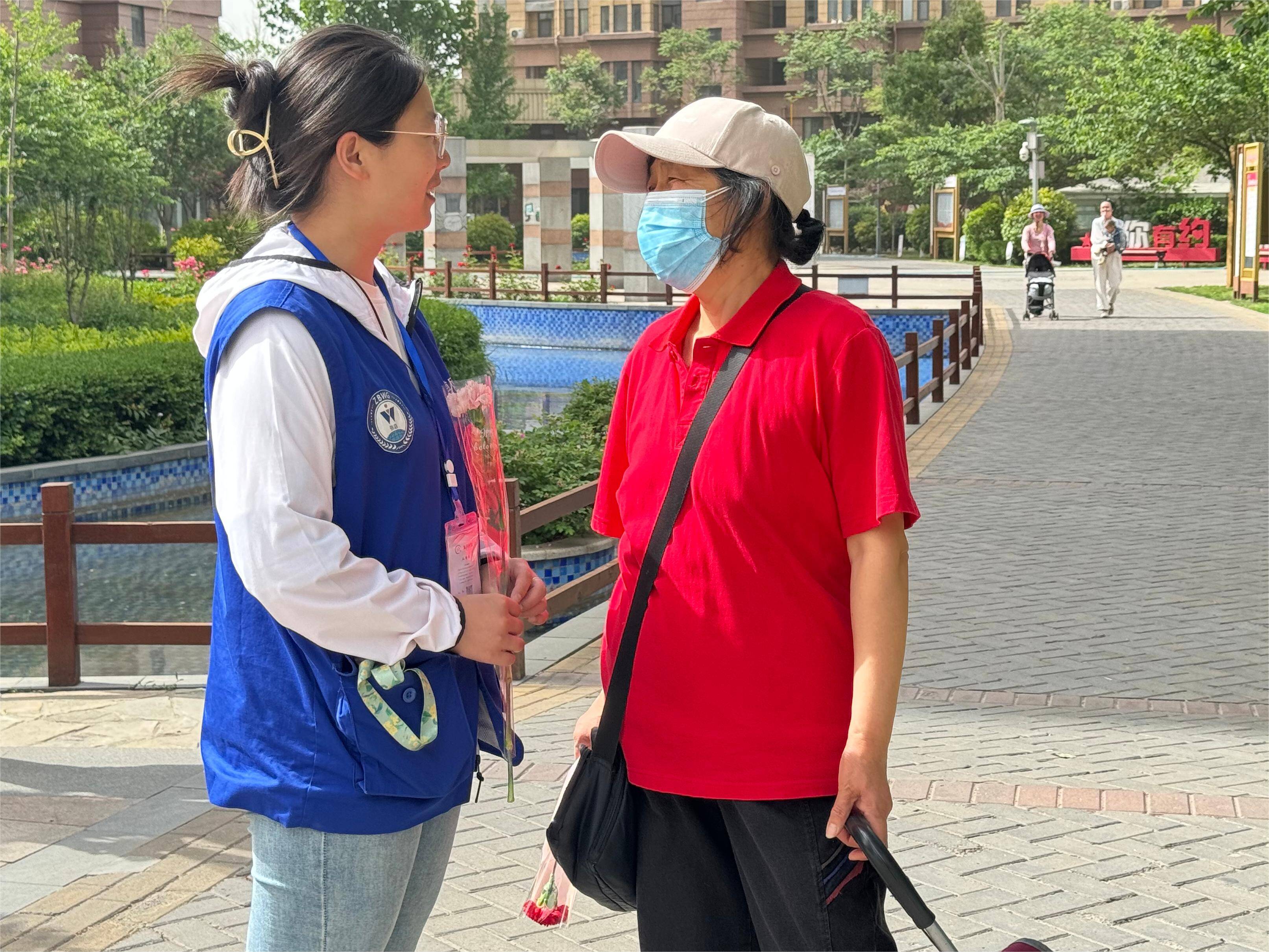 淄博市张店区体育场街道东方社区:关爱独居老人 为"陌生母亲"送温暖
