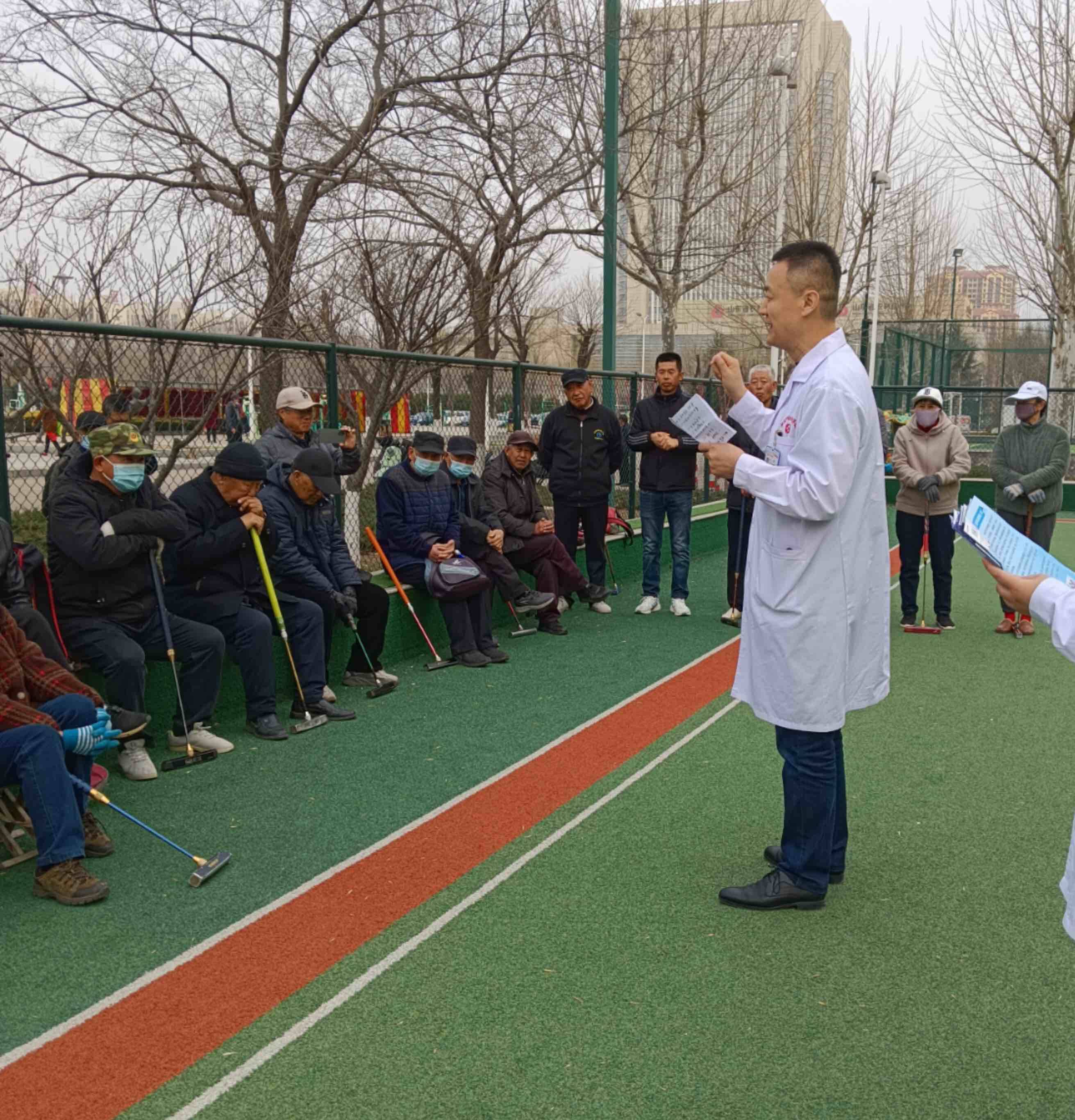招远市妇幼保健院义诊服务进社区关爱老人零距离