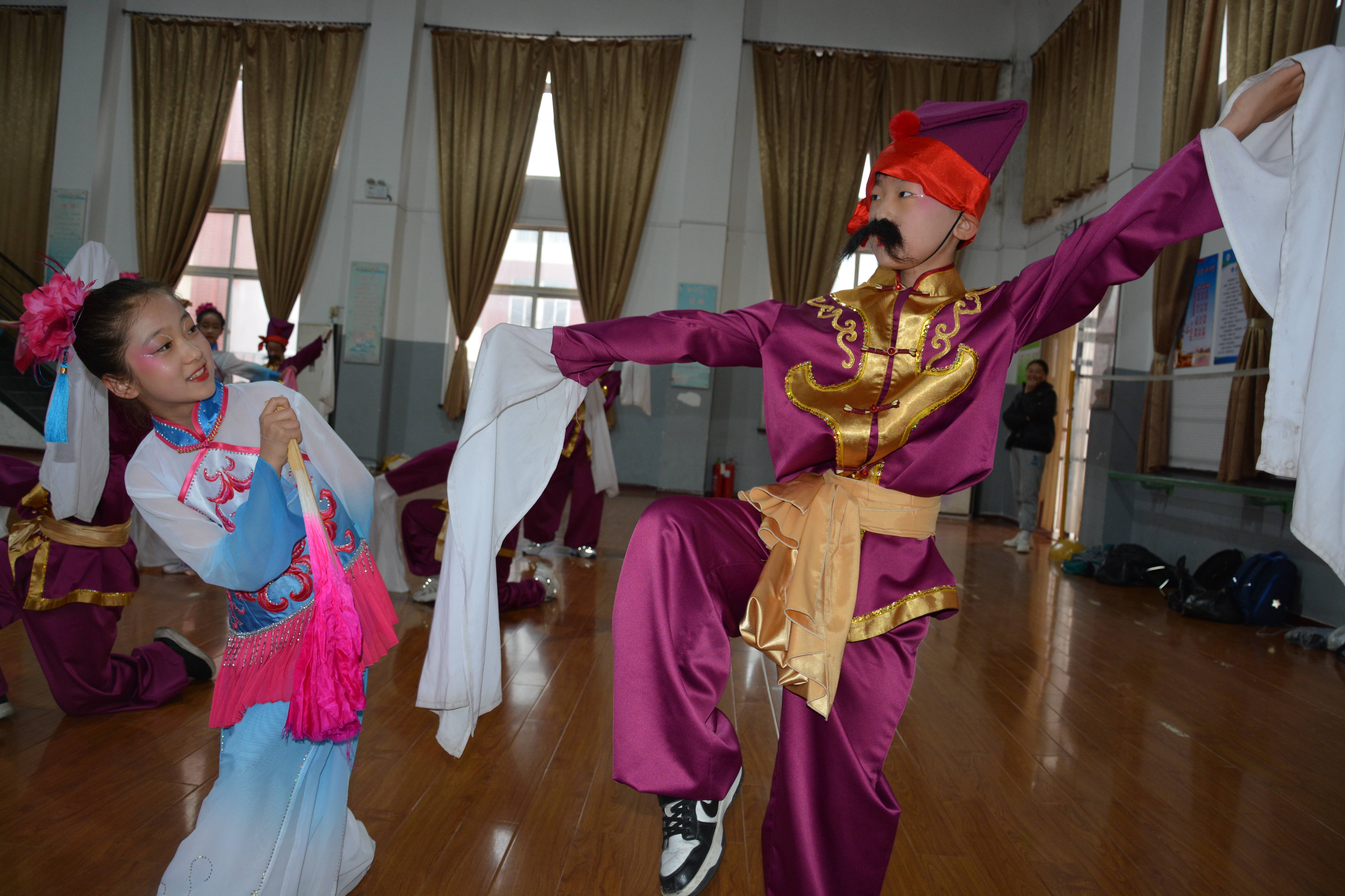 胶州秧歌传承绽放绚丽光彩