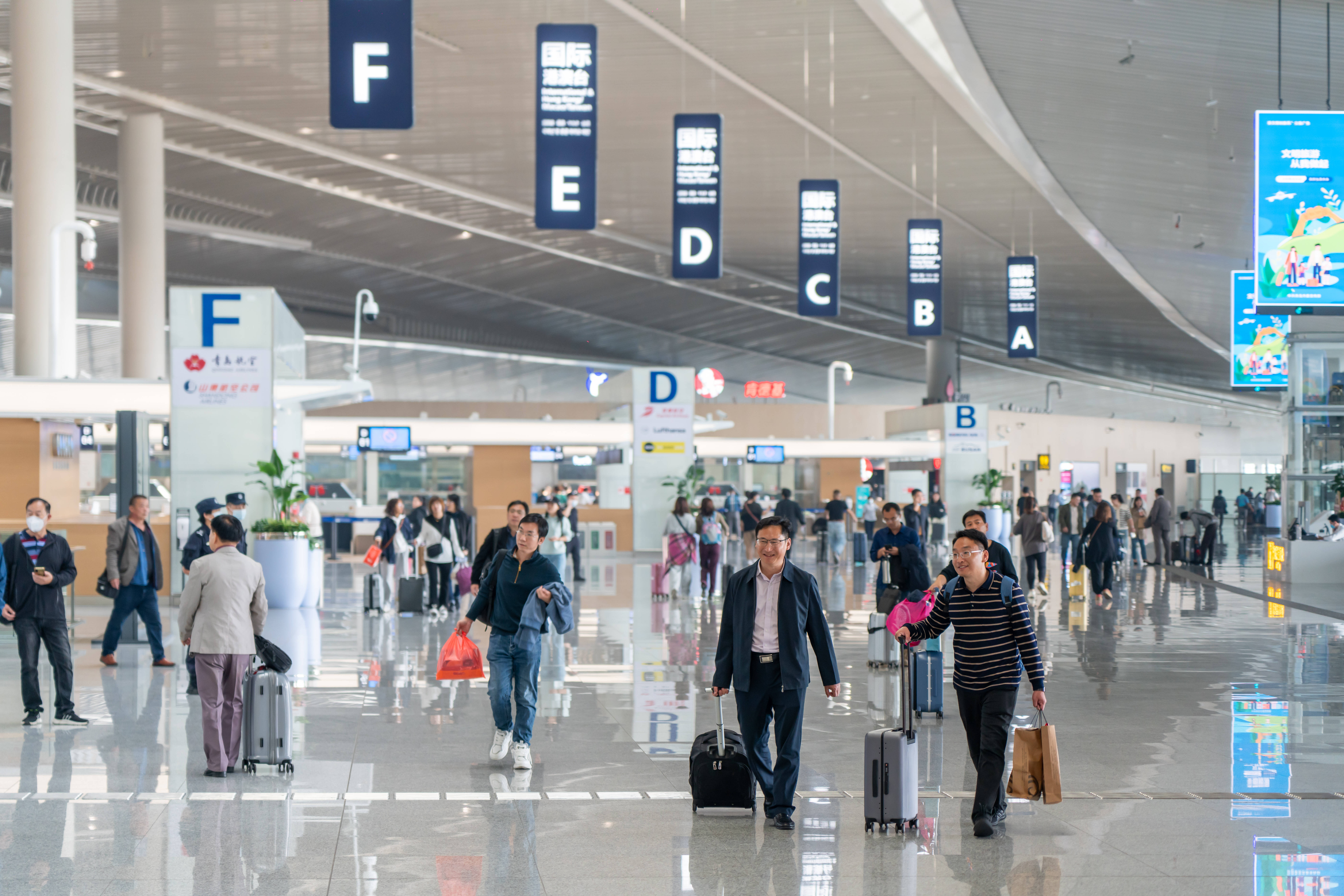 胶东国际机场全力保障旅客出行顺畅