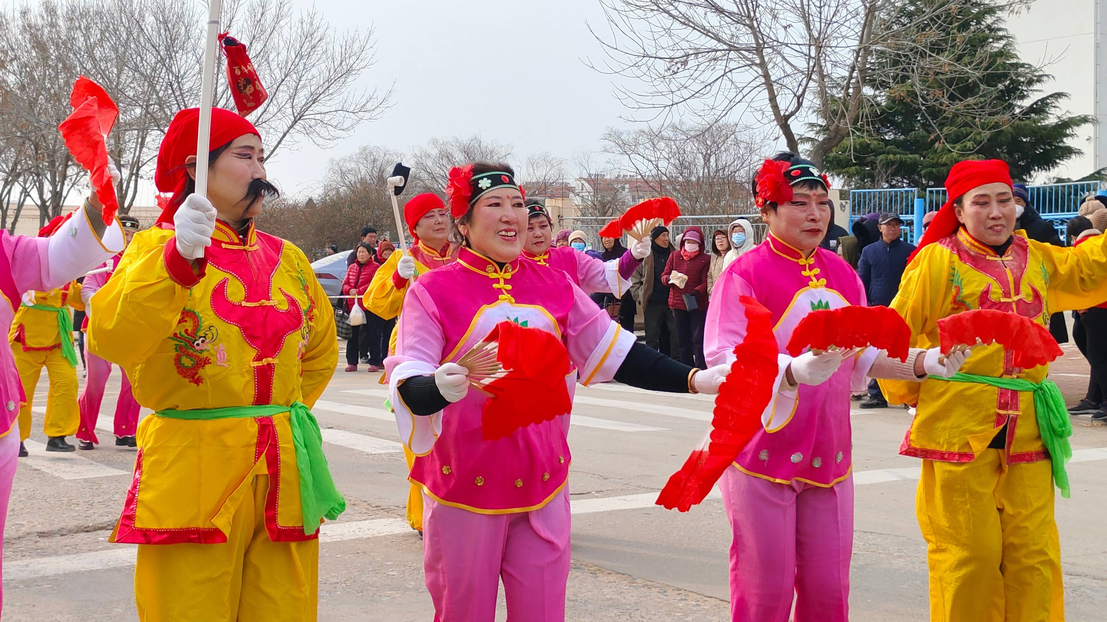 乳山市乳山口镇秧歌翩翩年味盈盈