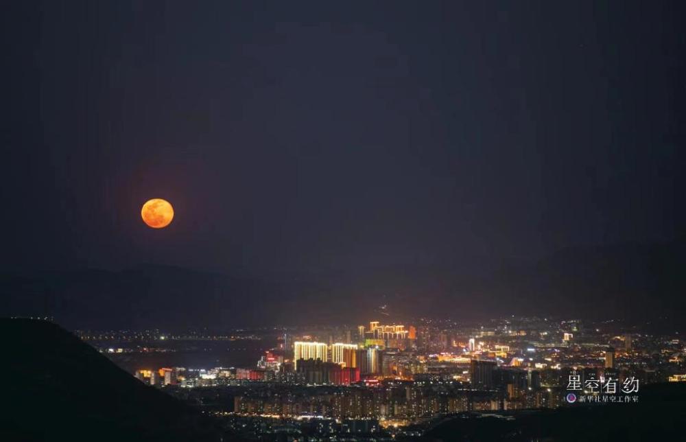 云南星空摄影爱好者周少华2024年2月24日在云南会泽拍摄的年度最小满月。（本人供图）