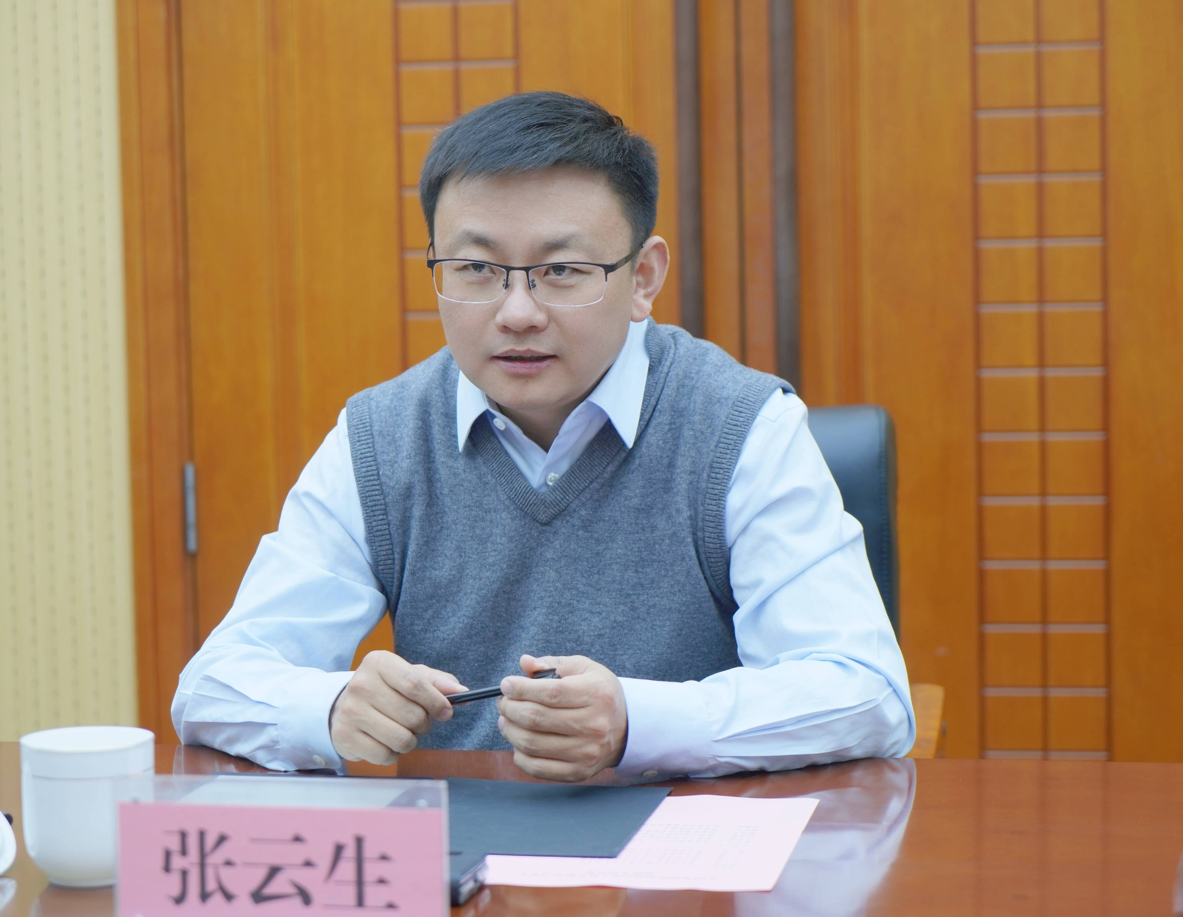 张云生会见中国葛洲坝集团市政工程有限公司客商