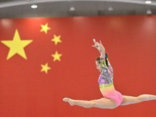 中國體操隊公布亞運會世錦賽名單：鄒敬園、肖若騰領銜