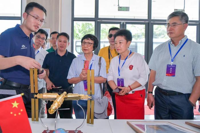 海外華文媒體人士感受自貿(mào)港建設(shè)“日新月異”：向世界展示美麗海南