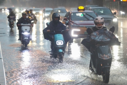 山西中南部普降大到暴雨 電力部門全力應對嚴防電網災害