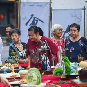 各地創新模式、優化服務 餐飲消費持續復蘇