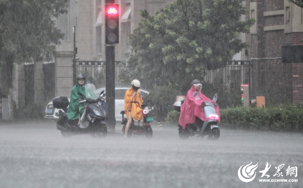 中央氣象臺繼續發布暴雨黃色預警，謹防雷暴大風等強對流天氣