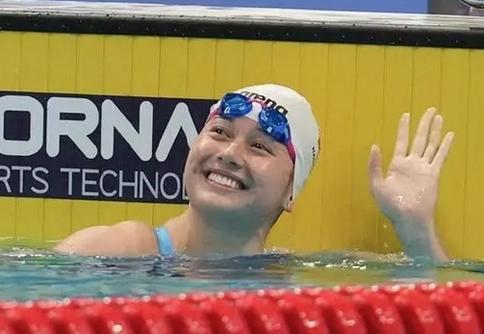 何诗蓓女子100米自由泳刷新亚洲纪录 摘得中国香港代表团第四金