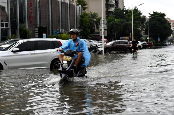 中國多地將現降雨大風 民眾出游熱情不減