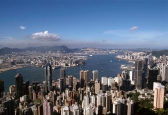香港特区政府与首批引进重点企业签合作协议