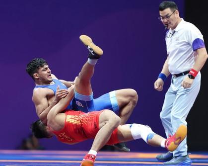 杭州亚运会摔跤项目首赛日 中国队收获一枚铜牌