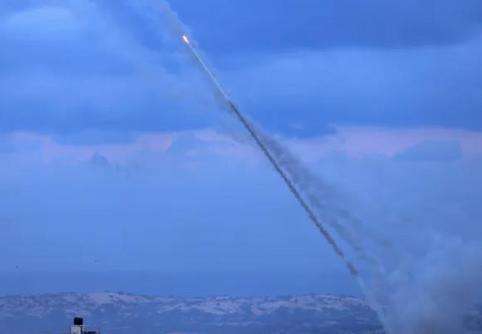 以色列遭大量火箭弹袭击 宣布进入“战备状态”