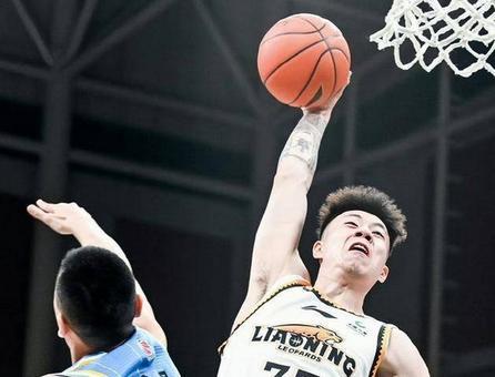 CBA：遼寧隊戰勝北京隊贏得榜首戰 奪取開賽八連勝