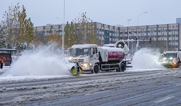 受降雪及路面结冰影响 多地共计134个路段封闭