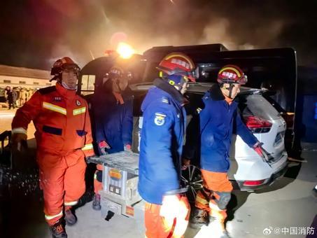 消防员已营救疏散甘肃地震6731人