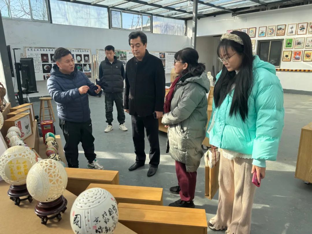 濟南市美術館鄉村文化顧問走進長清區雙泉鎮五眼井村開展文化幫扶工作