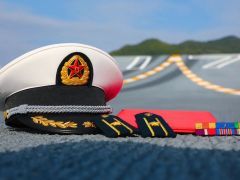 海軍山東艦舉行晉銜授銜儀式