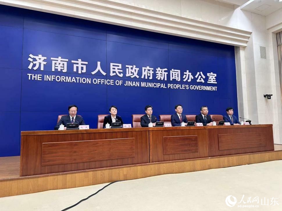 龍行龘龘迎新春，“泉”在濟南過大年