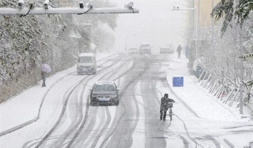 中央氣象臺：中東部地區有大范圍雨雪冰凍天氣