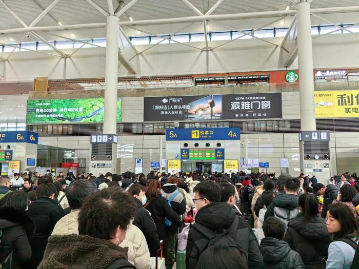 铁路上海站单日客发量65.6万人次创新高 虹桥站有望连破纪录