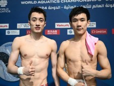 三连冠！练俊杰/杨昊夺得世锦赛男双十米台金牌