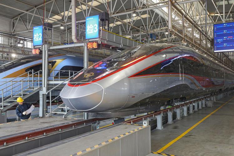 2024·春运的变与不变丨归家路上，中国高铁又“上新”