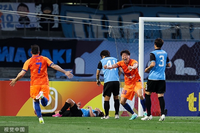 运动+丨泰牛啦！2024年中国足球的第一束光是橙色的