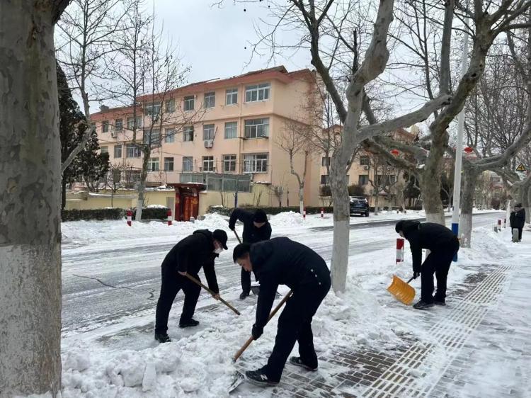 迎風戰雪 沖鋒在前——直擊寒潮中的山東海事