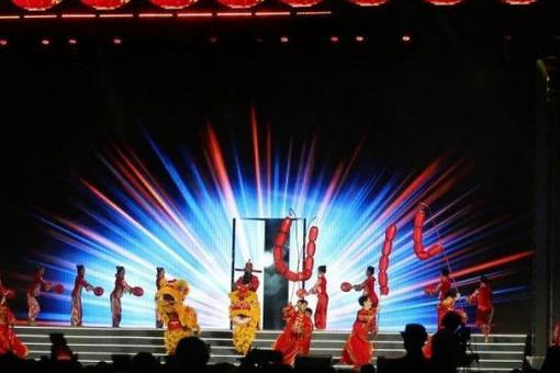 澜沧江畔上演狂欢节 首日吸引游客逾12万人次