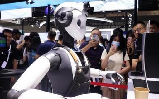 （两会访谈）张云泉：“人工智能＋”如何赋能新质生产力？