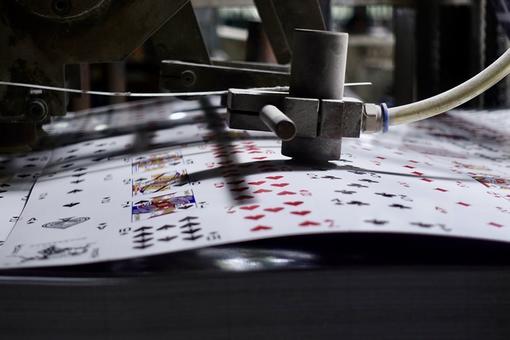 “掼蛋”之风吹入浙江小城 传统扑克产业迎新机