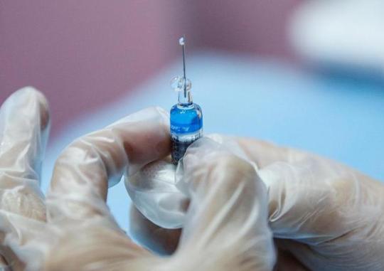 多种呼吸道疾病共同流行 专家呼吁“一老一小”积极接种疫苗