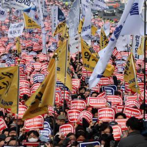 解局 | 医政对峙两个月，韩国总统为什么突然道歉了？