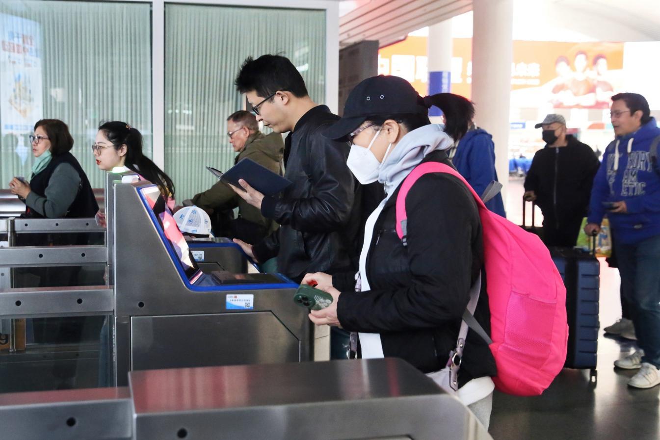 清明小长假期间，济南站全站预计发送旅客超百万人次