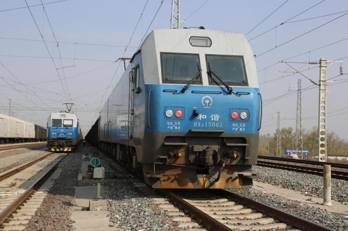 全国铁路货物列车运行图“上新” 陕西铁路货运能力大幅提升