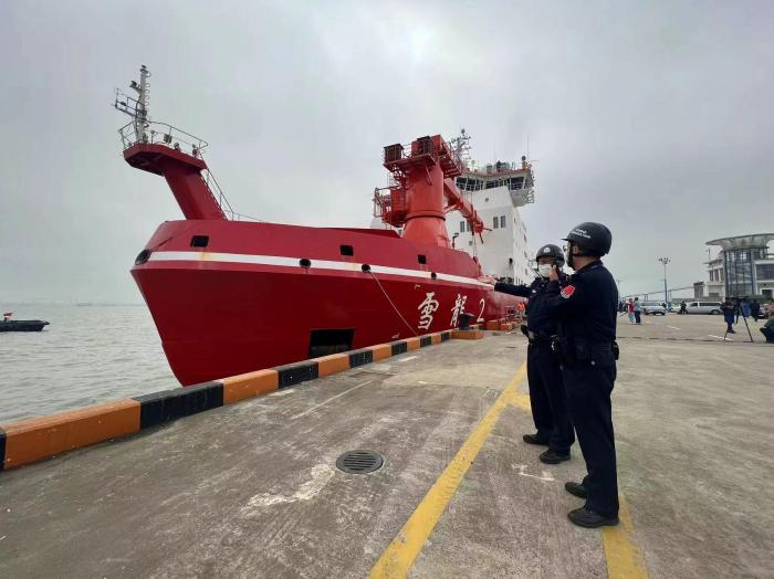 “雪龙”号、“雪龙2”号先后返航靠泊中国极地科考国内基地码头