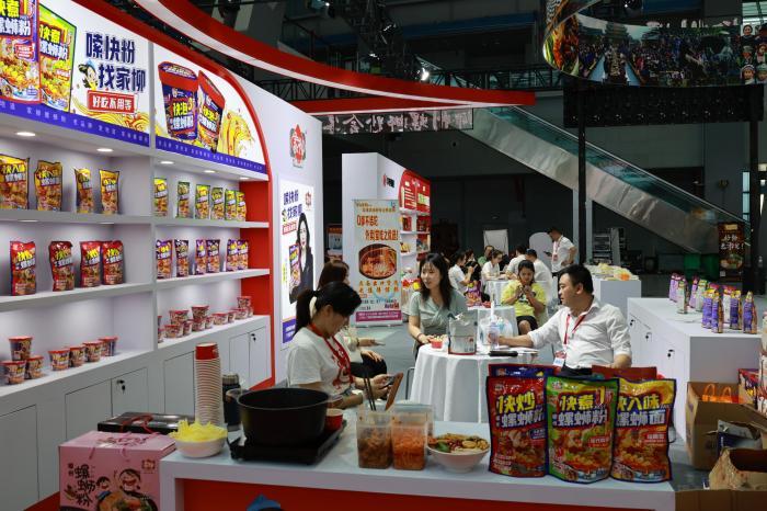广西柳州以粉会友 举办国际米粉产业博览会