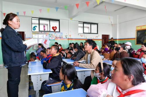西藏80名大中小学校心理健康骨干教师参加业务能力提升培训