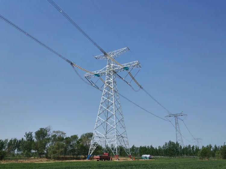 济南至宁津高速公路工程完成首条超高压电力线路迁改
