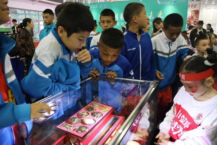 乒乓文化专题展览亮相首届喀什体育博览会