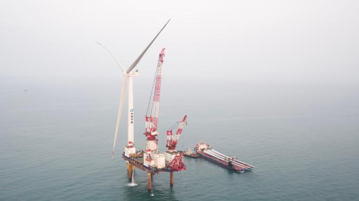 海南首个开工的海上风电项目进入大规模安装阶段
