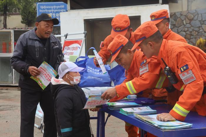 西藏林芝森林消防开展防火专项行动