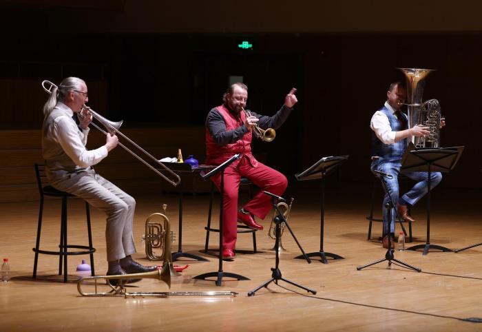 维也纳铜管三重奏首次来华演出 北京音乐厅首站掀起“金色热潮”