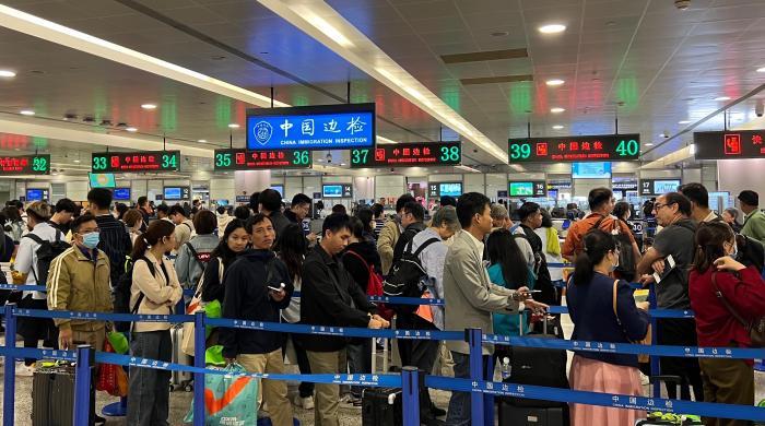 “五一”假期前三日，上海空港口岸出入境人员超26.8万次